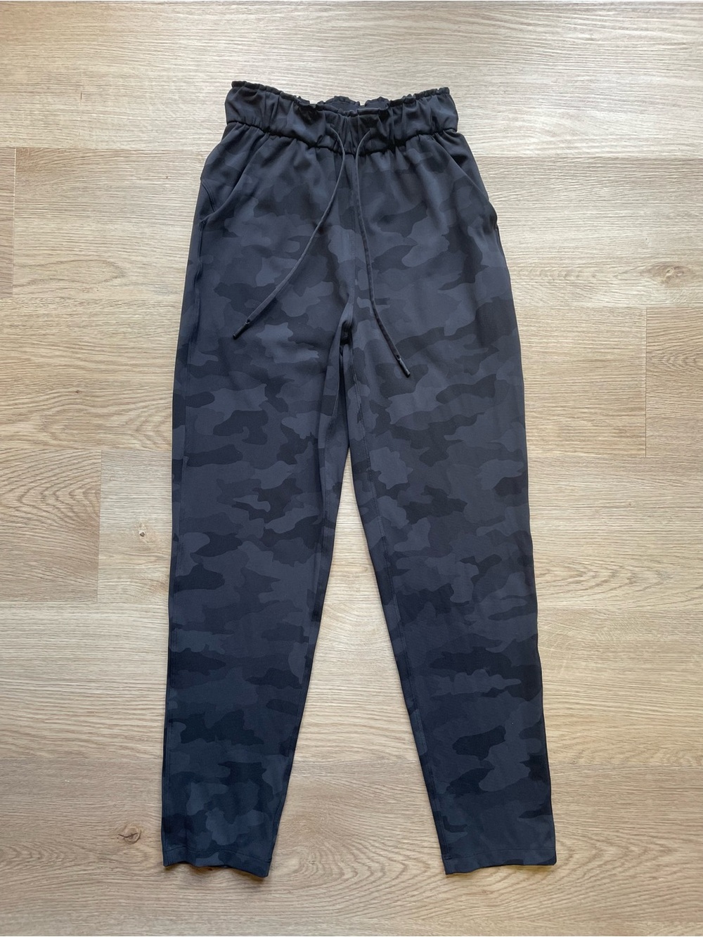 Lululemon On The Fly Pant Black Camo Deep Coal | Size 0